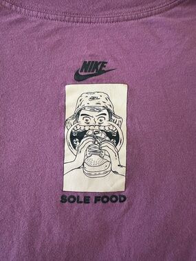 NIKE
Men's Sportswear Sole Food T-shirt In Light Bordeaux